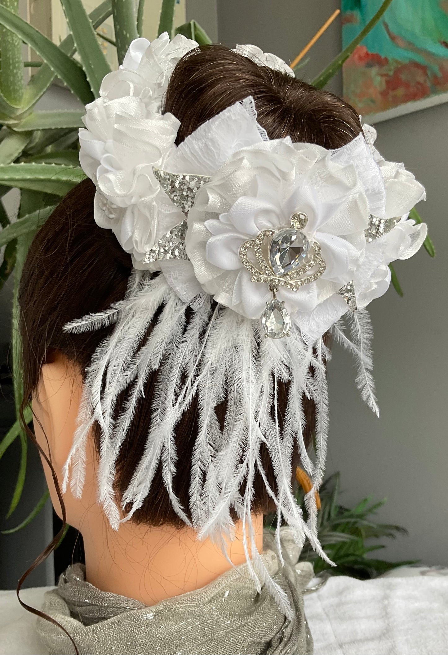 Queen Hair Bump Feather