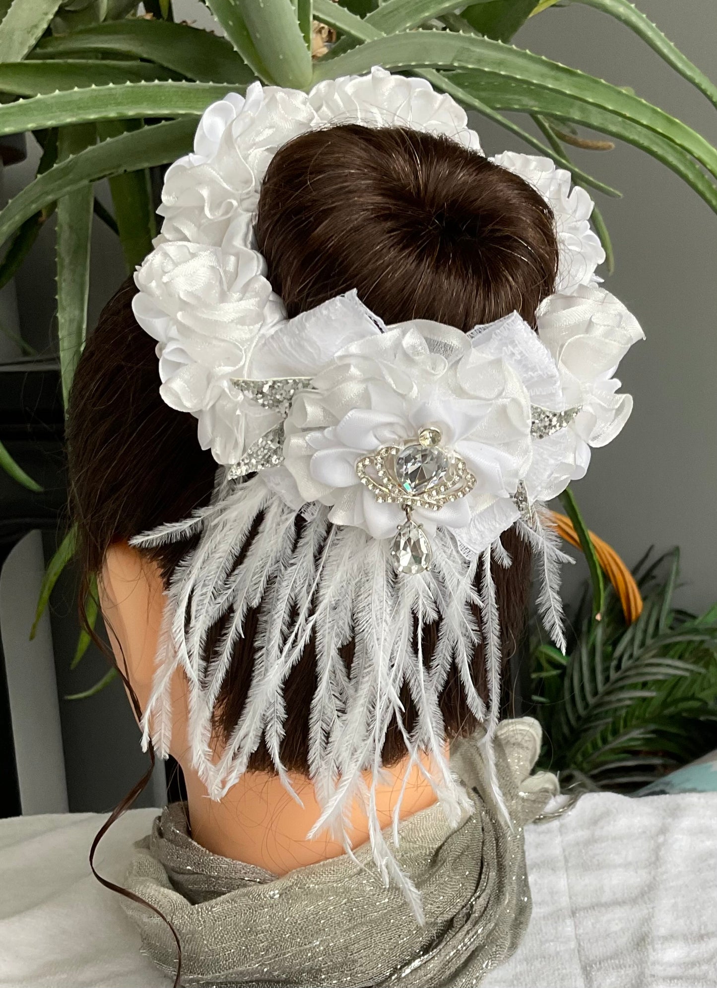 Queen Hair Bump Feather