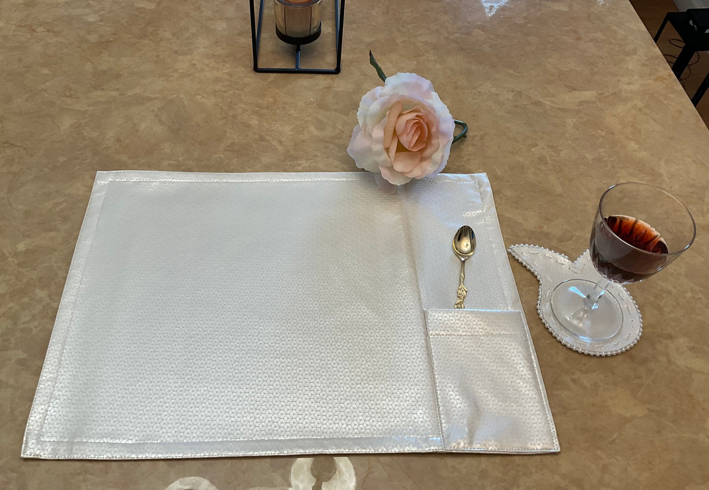 Placemat Sequin Pearl